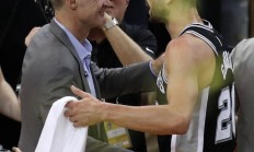 开云在线直播-马努联主教练临危招，想方设法提振球队士气