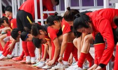 开云官方app入口-女足队员备战晨练，状态饱满的简单介绍