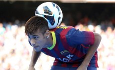 开云体育平台APP-绿茵场与硬木地板的交响，英超争冠白热化与尼克斯的统治之夜