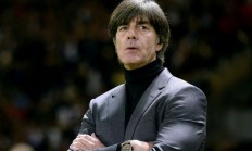 开云体育app-连续不败劲旅遭遇瓶颈，主教练遭质疑的简单介绍