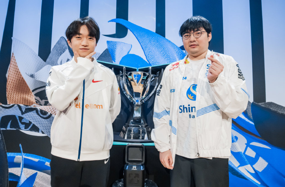 JDG险胜DRX2，Zeus完成帽子戏法