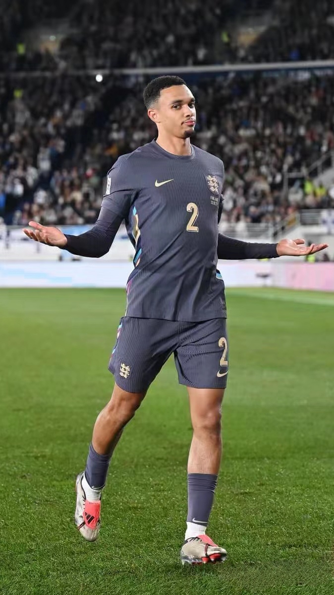 关于欧国联比赛回眸：英格兰队战绩可观的信息