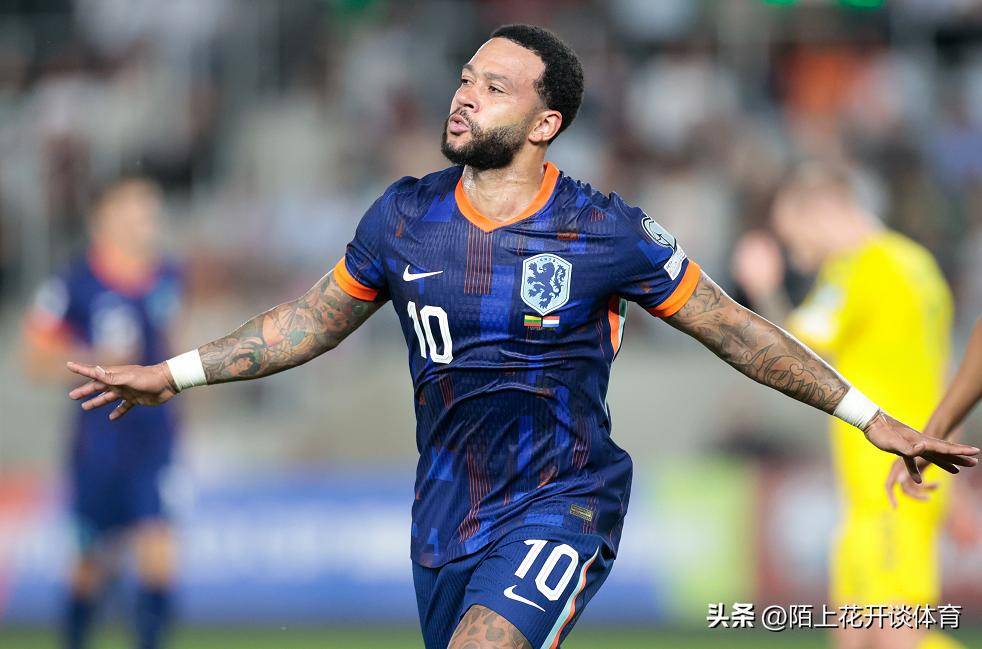 华沙军团主帅现身球员会议重申雄心壮志 华沙军团主帅现身球员会议重申雄心壮志