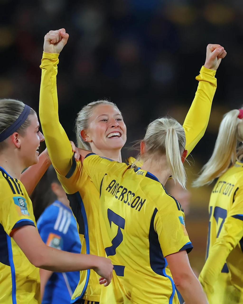 包含瑞典女足选手连续10场进球，创纪录的词条