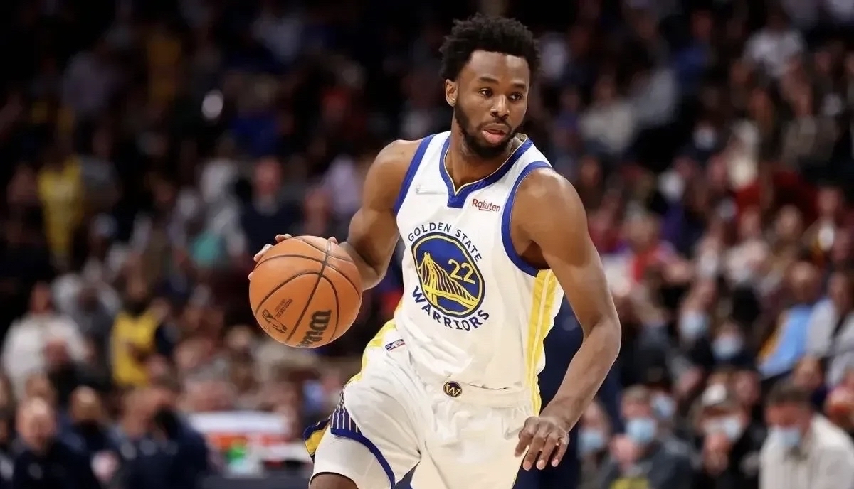 勇士在比赛中英勇拼搏,令人感慨的简单介绍 勇士在比赛中英勇拼搏,令人感慨的简单介绍