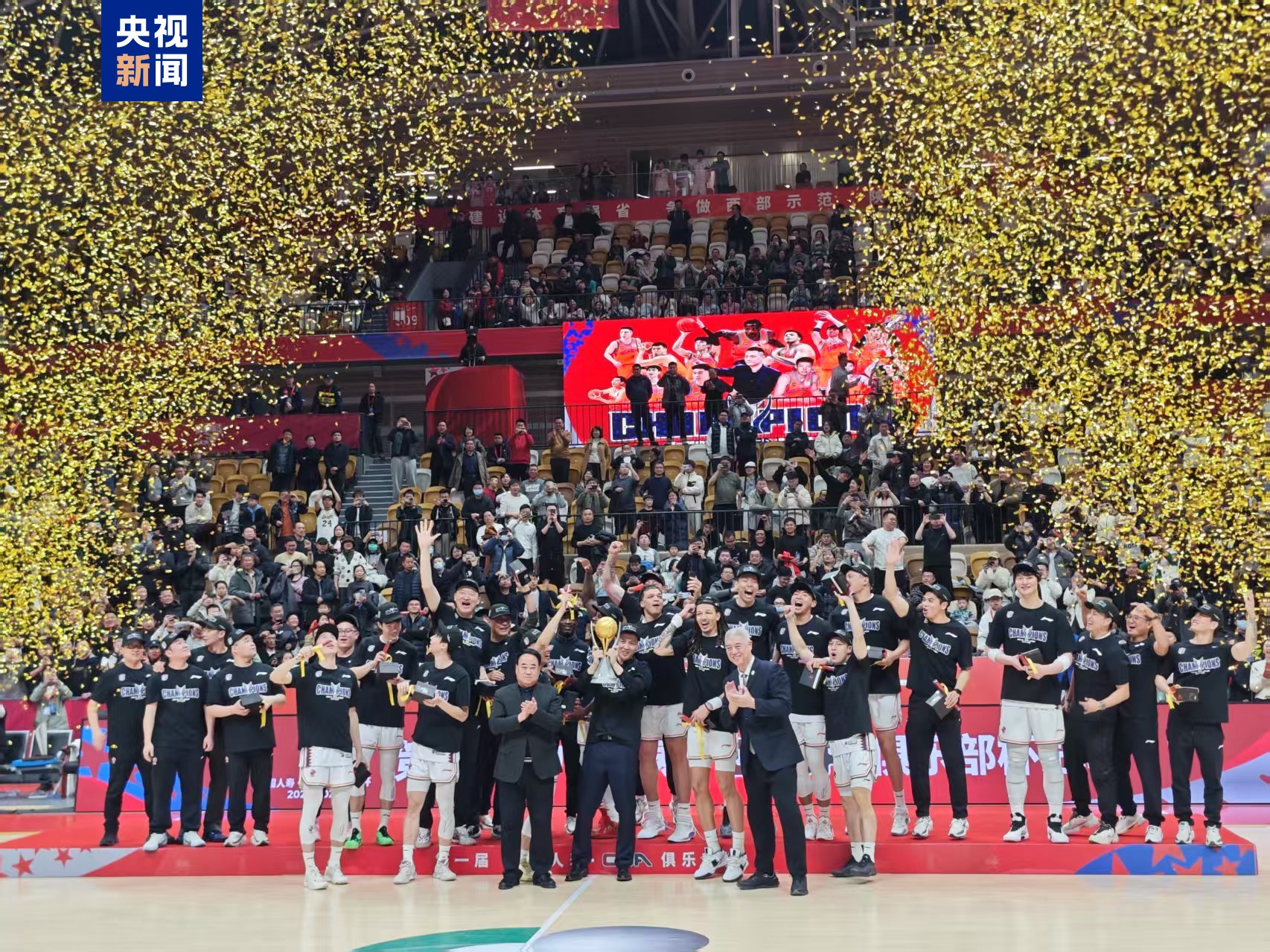 上海队胜出搏击，决战季后赛的简单介绍