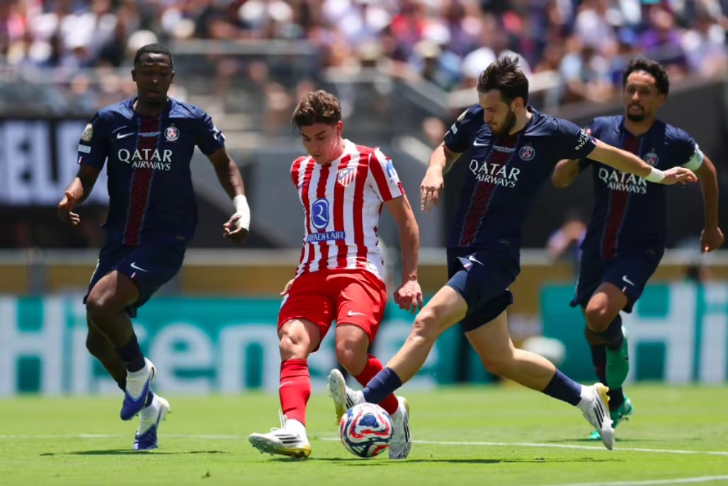 包含巴黎圣日耳曼客场惨败,领跑位置动摇的词条 包含巴黎圣日耳曼客场惨败,领跑位置动摇的词条