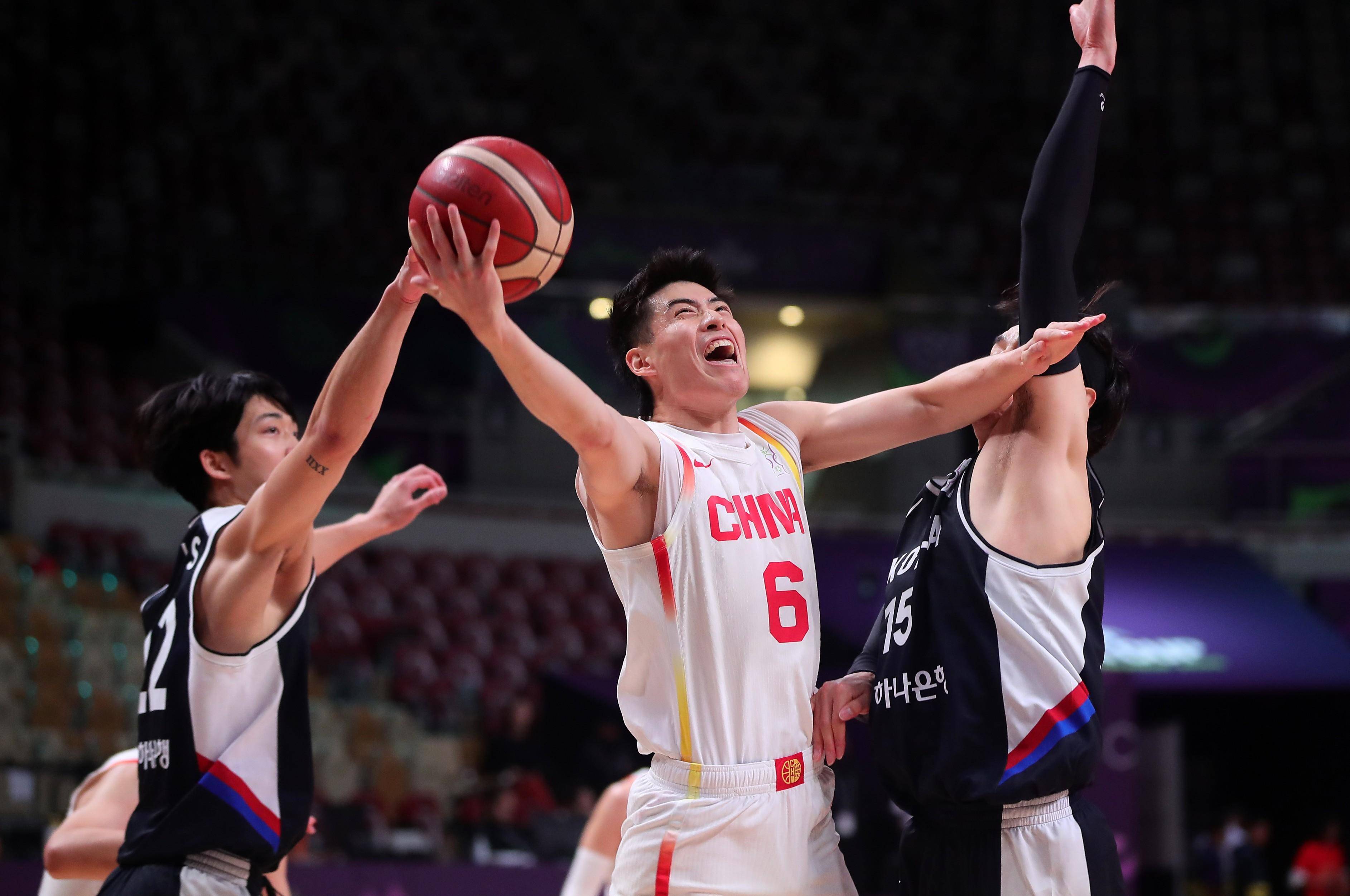 上海男篮全力备战下一场比赛，积极调整防守策略的简单介绍