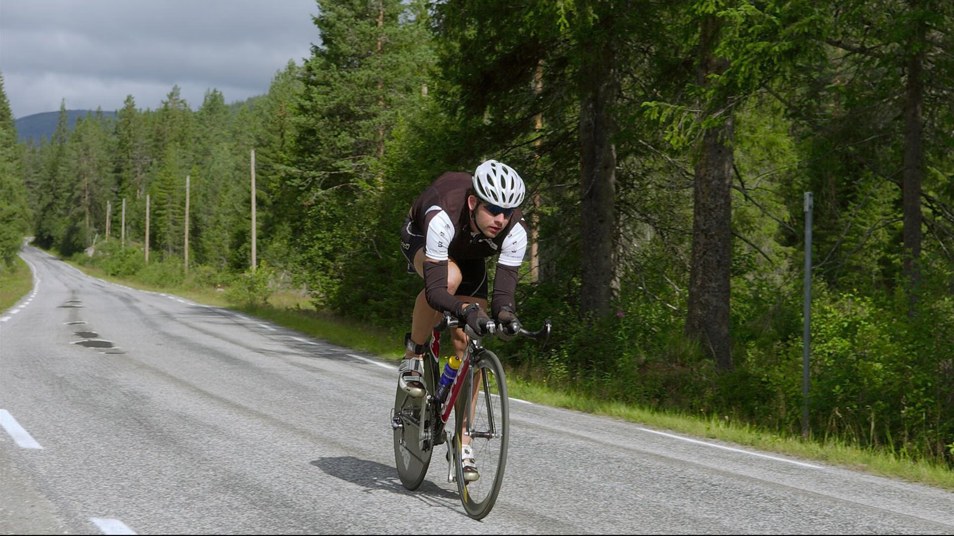 班凯罗关键战不手软，热火主场力克雄鹿展新星锋芒
