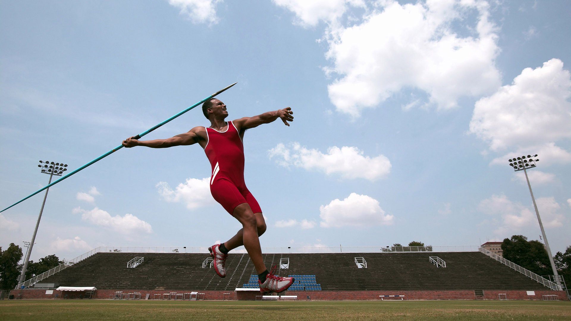 赛道之外,赛场之内,F1争冠焦点与山西队踏平爵士的双重奏